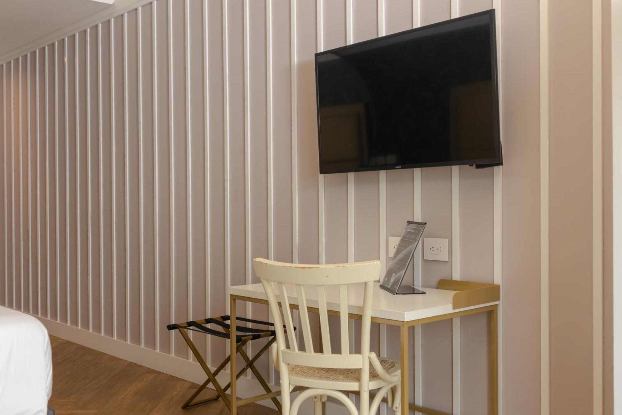 Faranda Collection Barranquilla, A Member Of Radisson Individuals 호텔 바랑키야 외부 사진 A television mounted on a wall