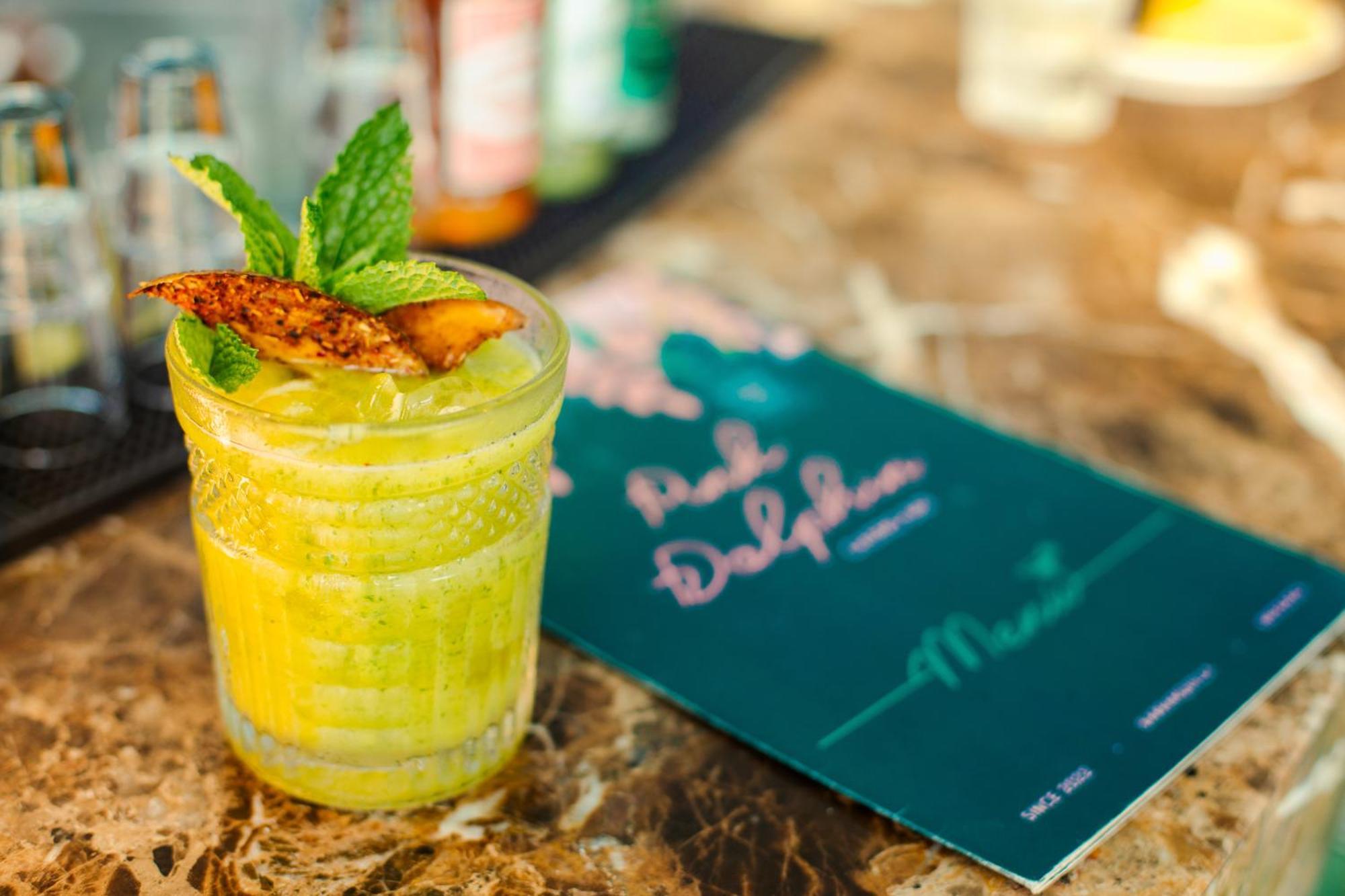 Faranda Collection Barranquilla, A Member Of Radisson Individuals 호텔 바랑키야 외부 사진 A pineapple smoothie