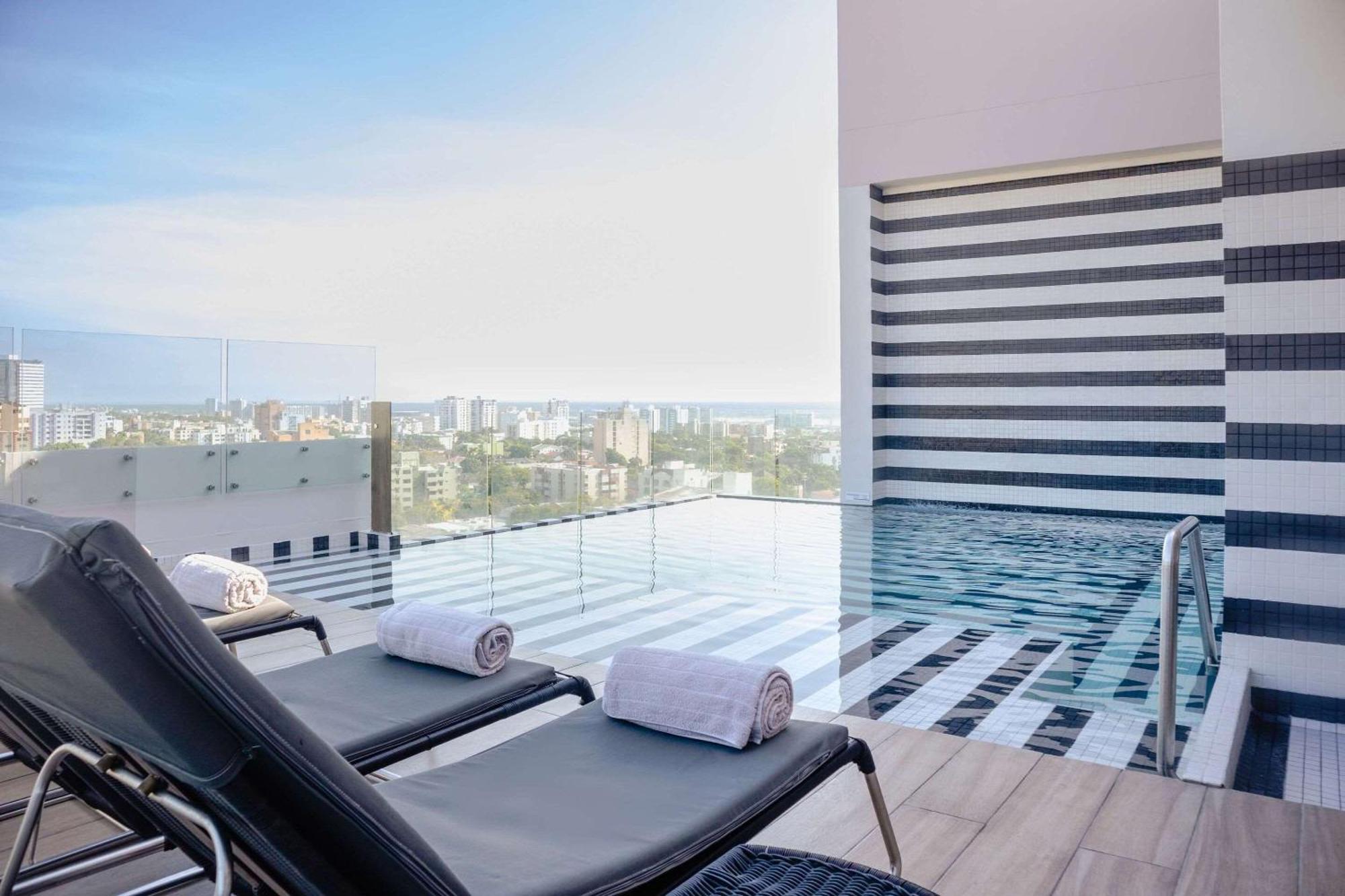 Faranda Collection Barranquilla, A Member Of Radisson Individuals 호텔 바랑키야 외부 사진 Rooftop pool