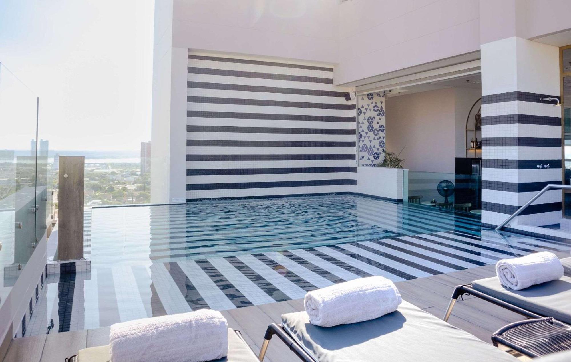 Faranda Collection Barranquilla, A Member Of Radisson Individuals 호텔 바랑키야 외부 사진 The pool at the 10115 Jeffrey Trail home